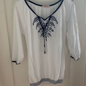 Crissa White V Neck Blouse Size XL